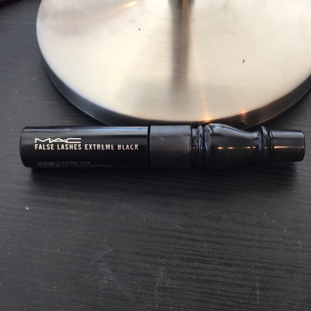 M.A.C false lashes extremes black mascara